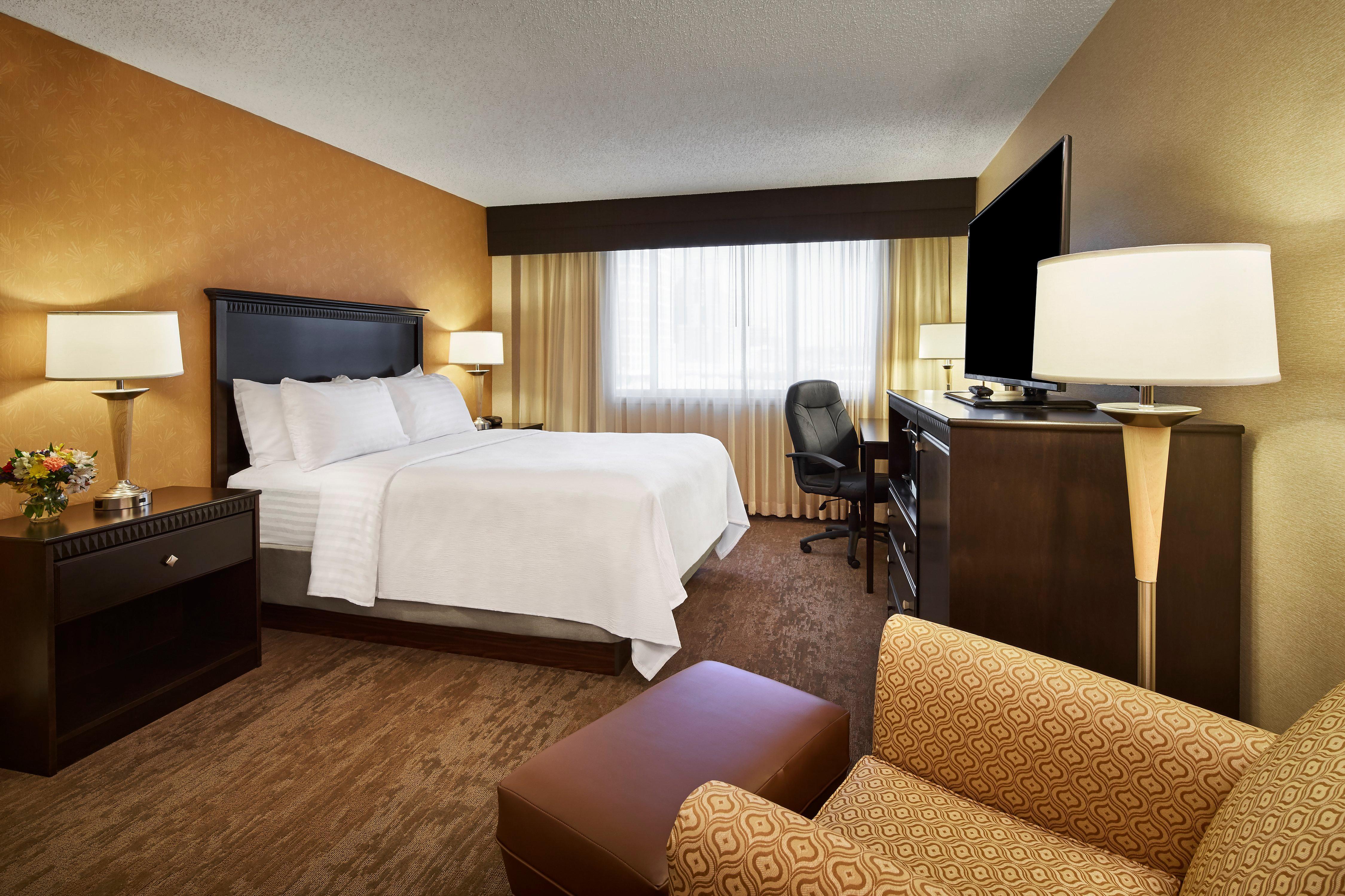 Holiday Inn Alexandria At Carlyle By Ihg Bagian luar foto