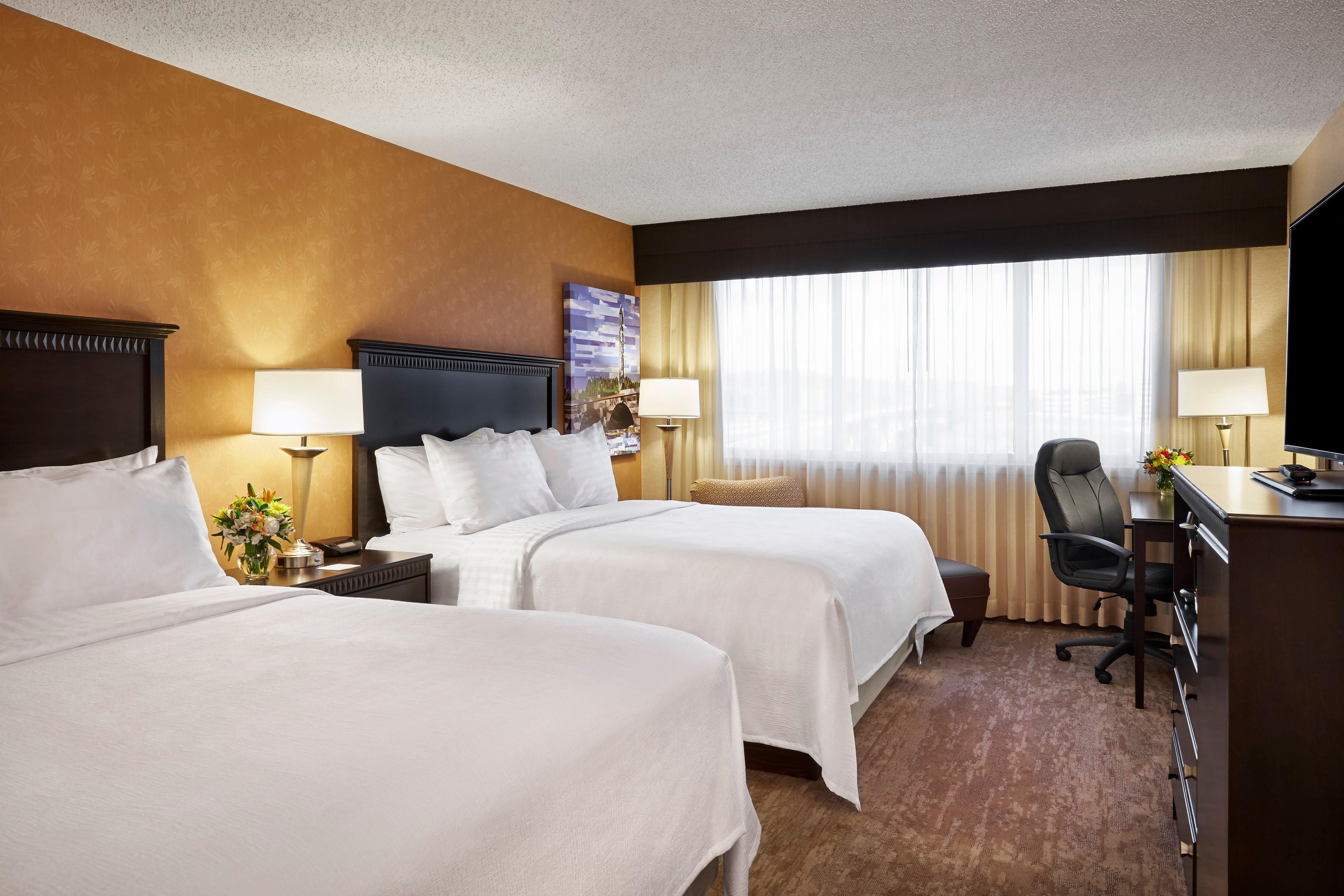 Holiday Inn Alexandria At Carlyle By Ihg Bagian luar foto