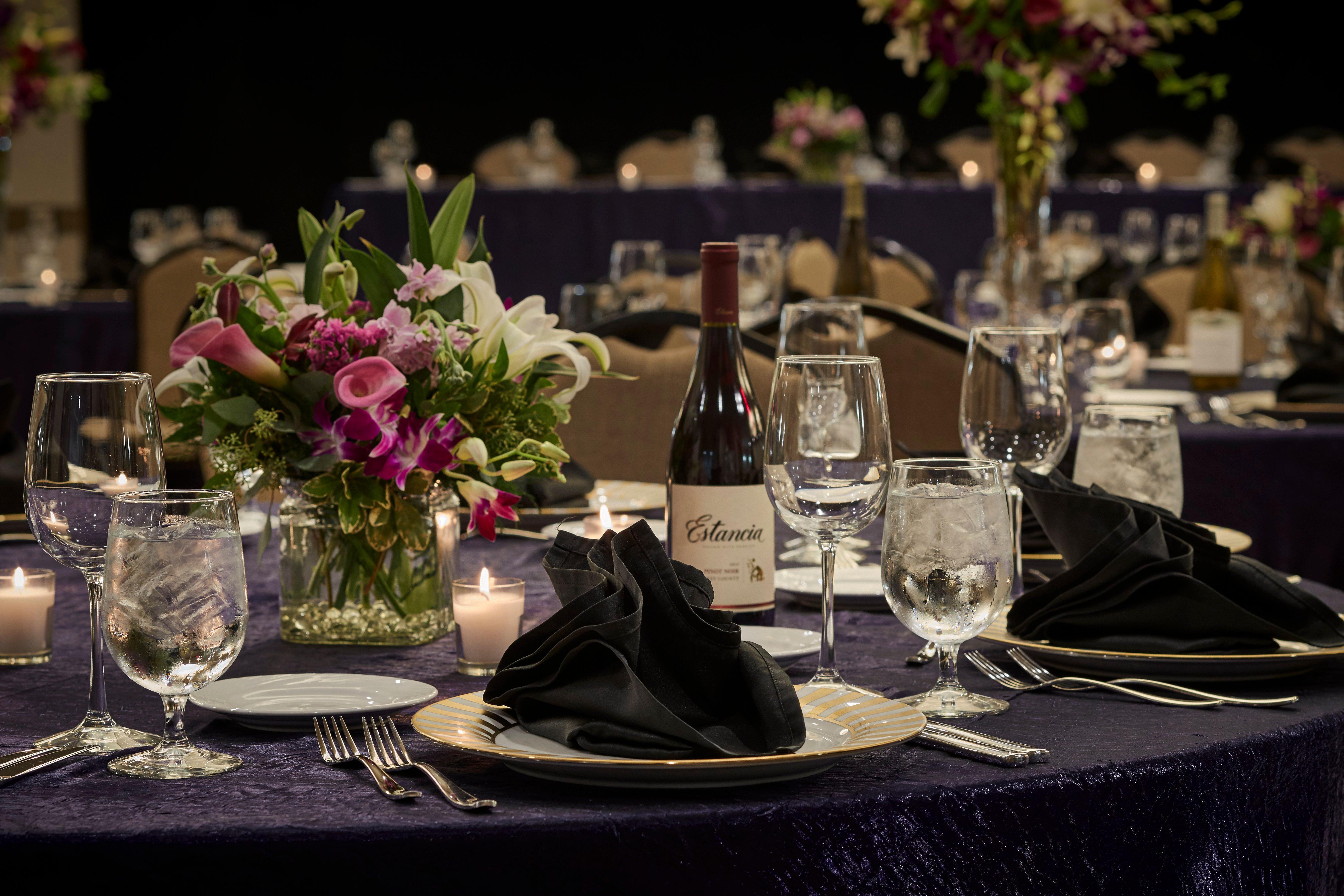 Holiday Inn Alexandria At Carlyle By Ihg Bagian luar foto