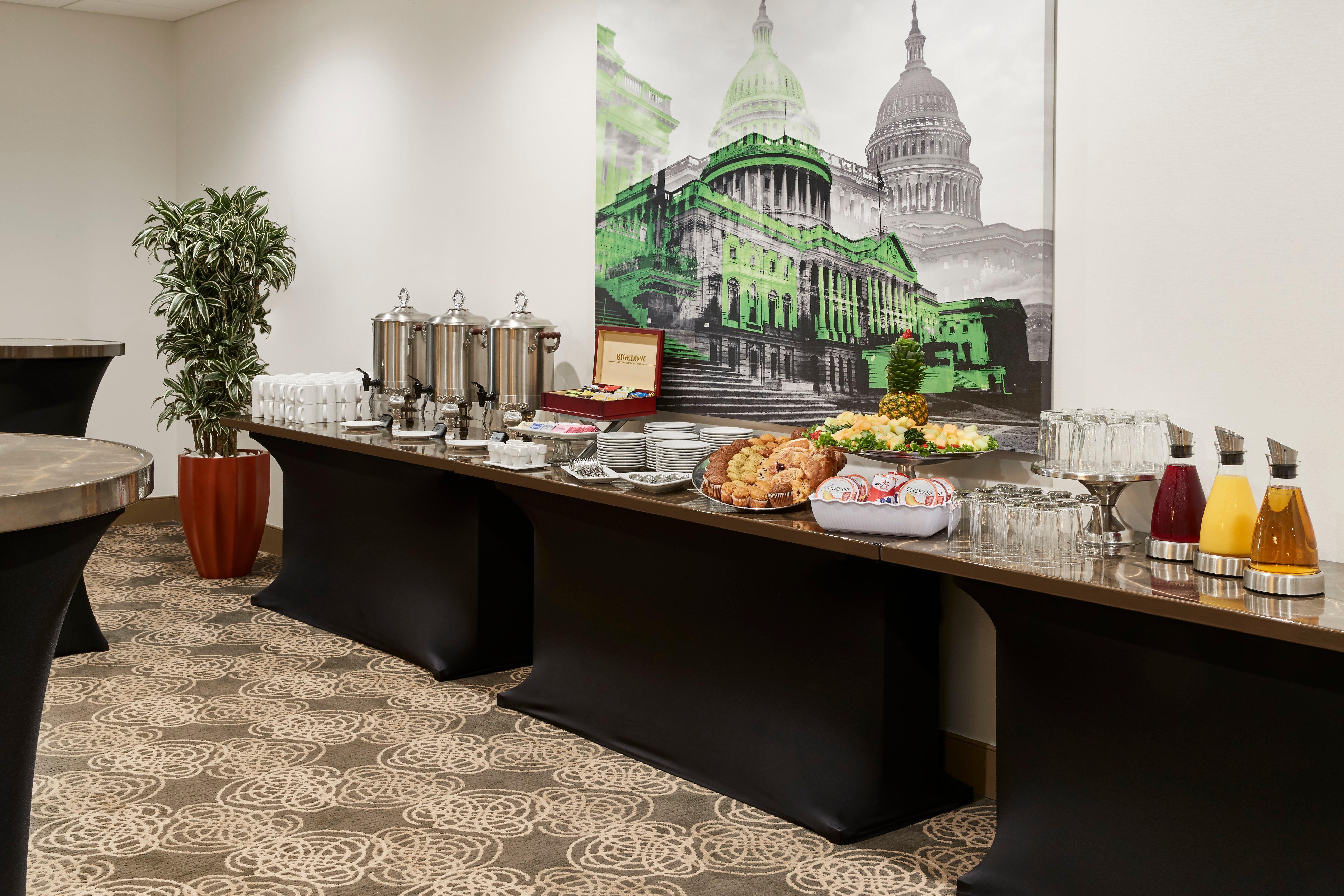 Holiday Inn Alexandria At Carlyle By Ihg Bagian luar foto