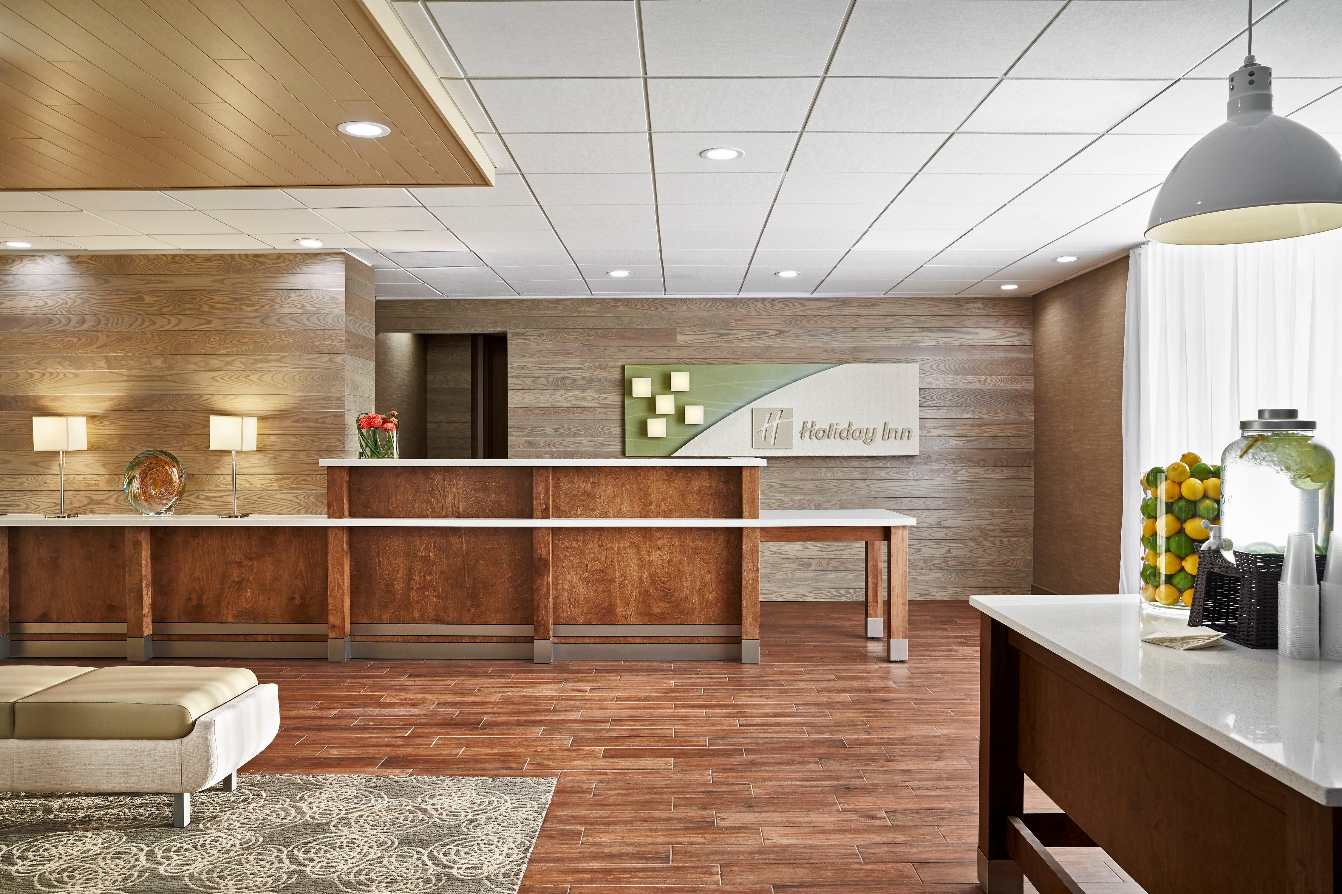 Holiday Inn Alexandria At Carlyle By Ihg Bagian luar foto