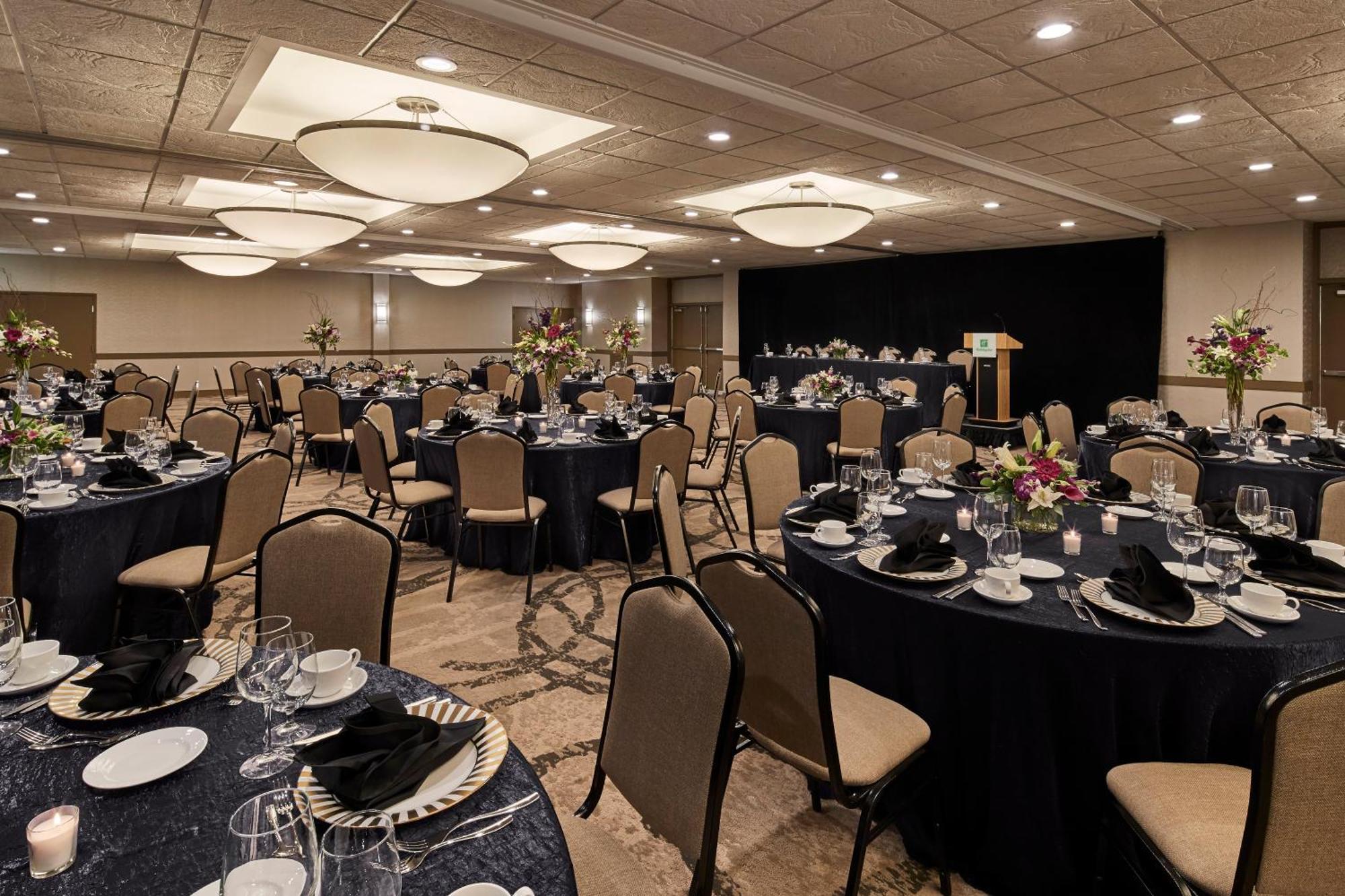 Holiday Inn Alexandria At Carlyle By Ihg Bagian luar foto
