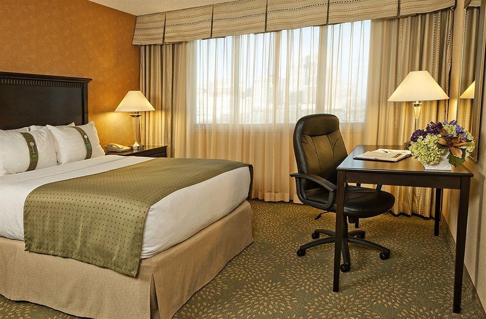 Holiday Inn Alexandria At Carlyle By Ihg Bagian luar foto